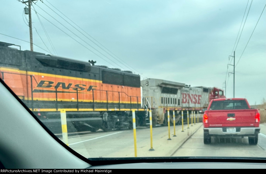 BNSF 539 and BNSF 166